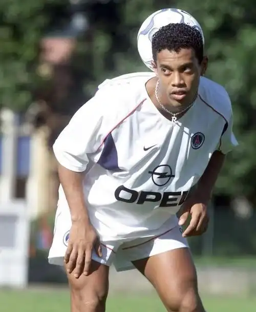 更是中国足 更是中国足